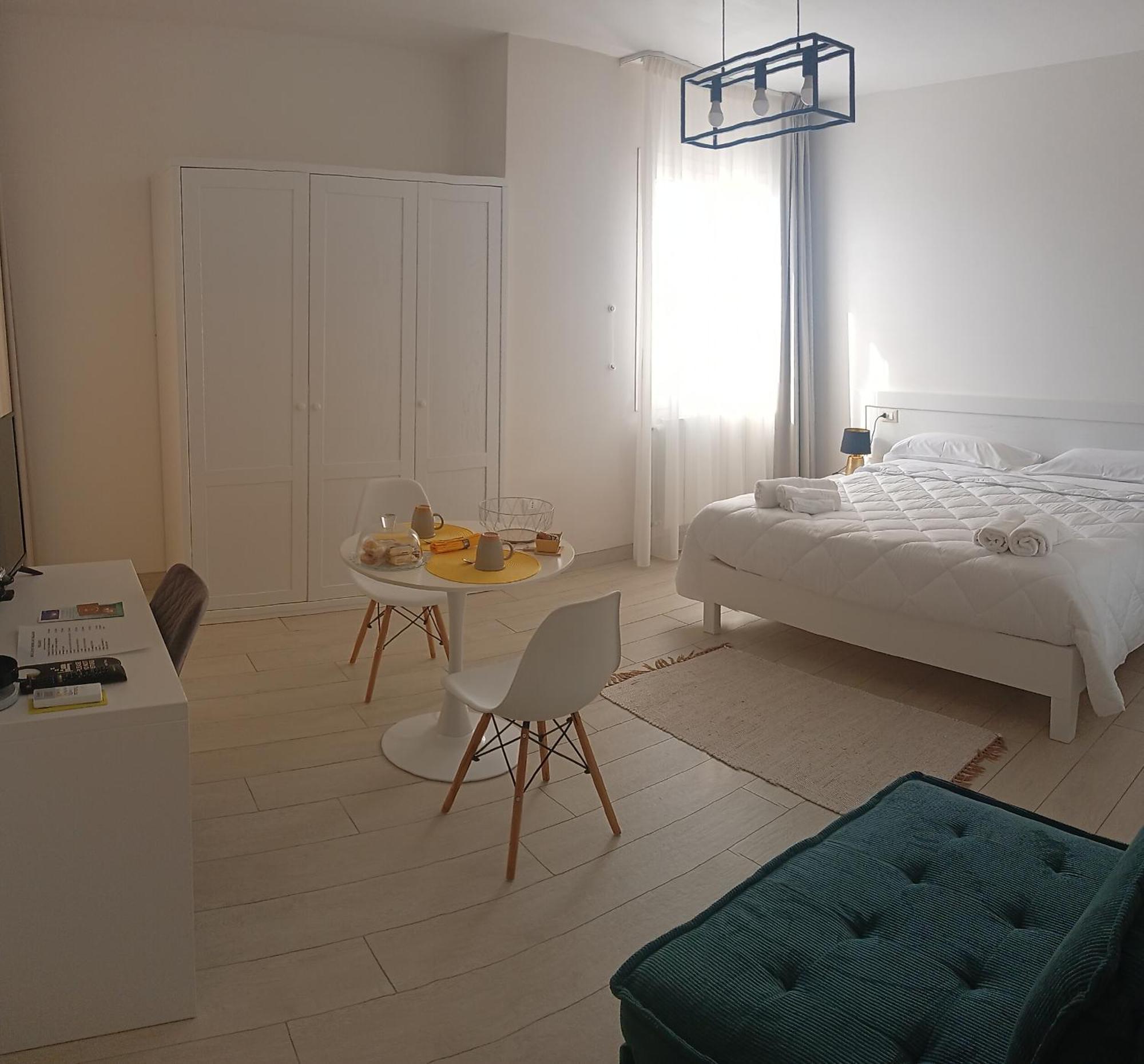 Mya Luxury Rooms And Wellness Melendugno Exteriör bild