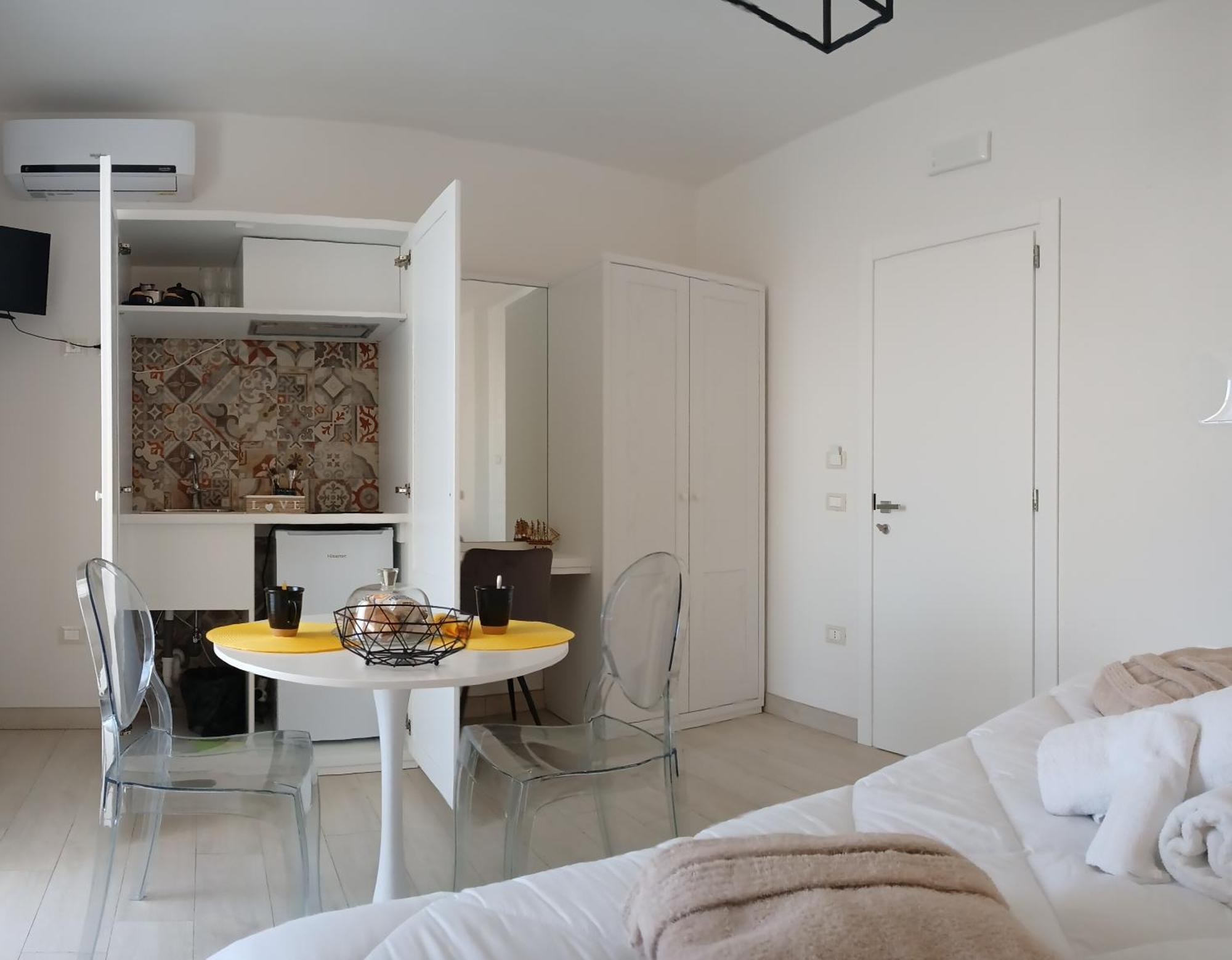 Mya Luxury Rooms And Wellness Melendugno Exteriör bild