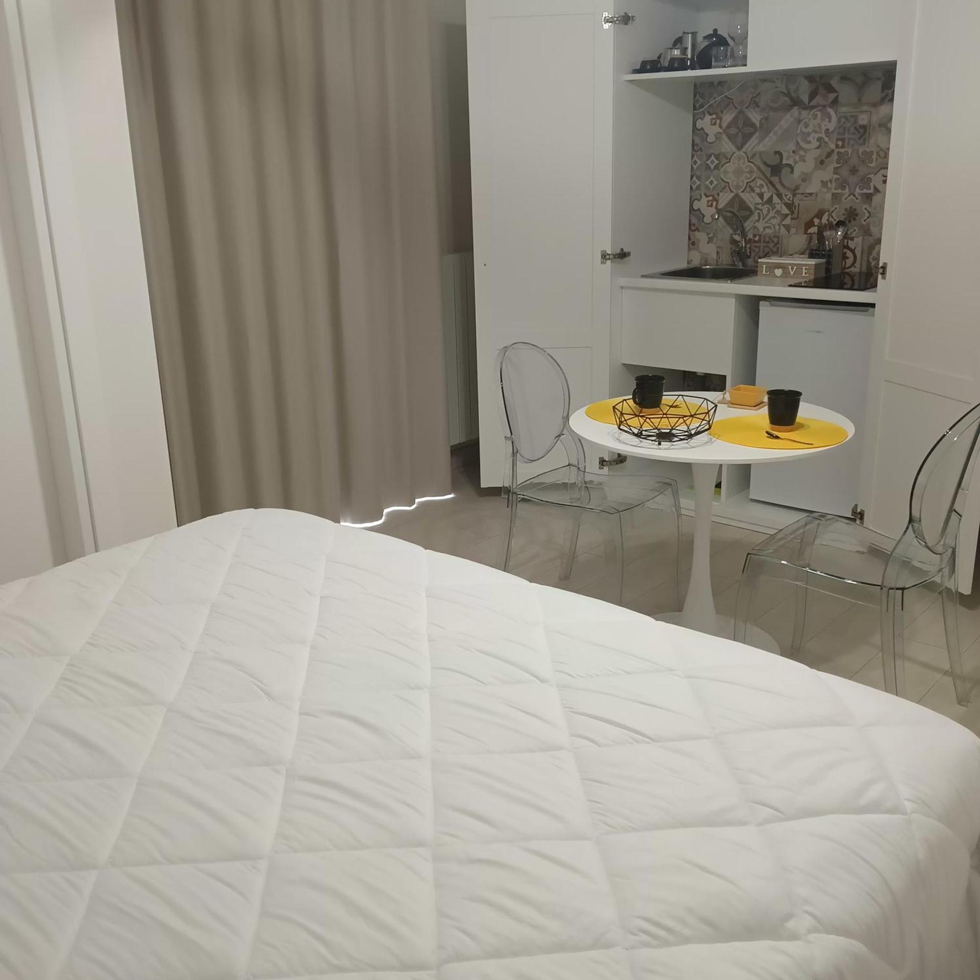 Mya Luxury Rooms And Wellness Melendugno Exteriör bild