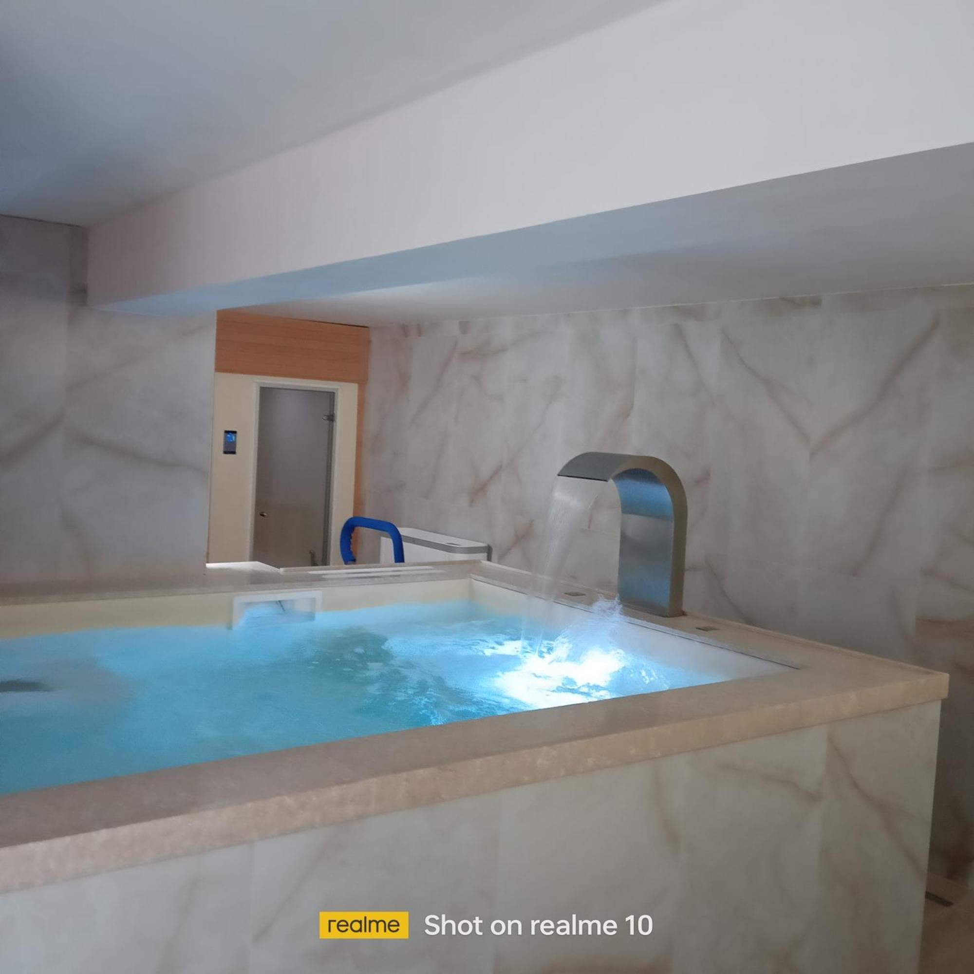 Mya Luxury Rooms And Wellness Melendugno Exteriör bild